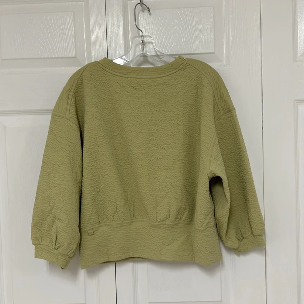 NWT Lululemon Top - Picture 3 of 6